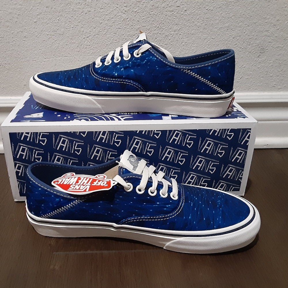 Vans - Picture 2 of 4